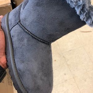 Children’s Ugg boots I have grey brown & black